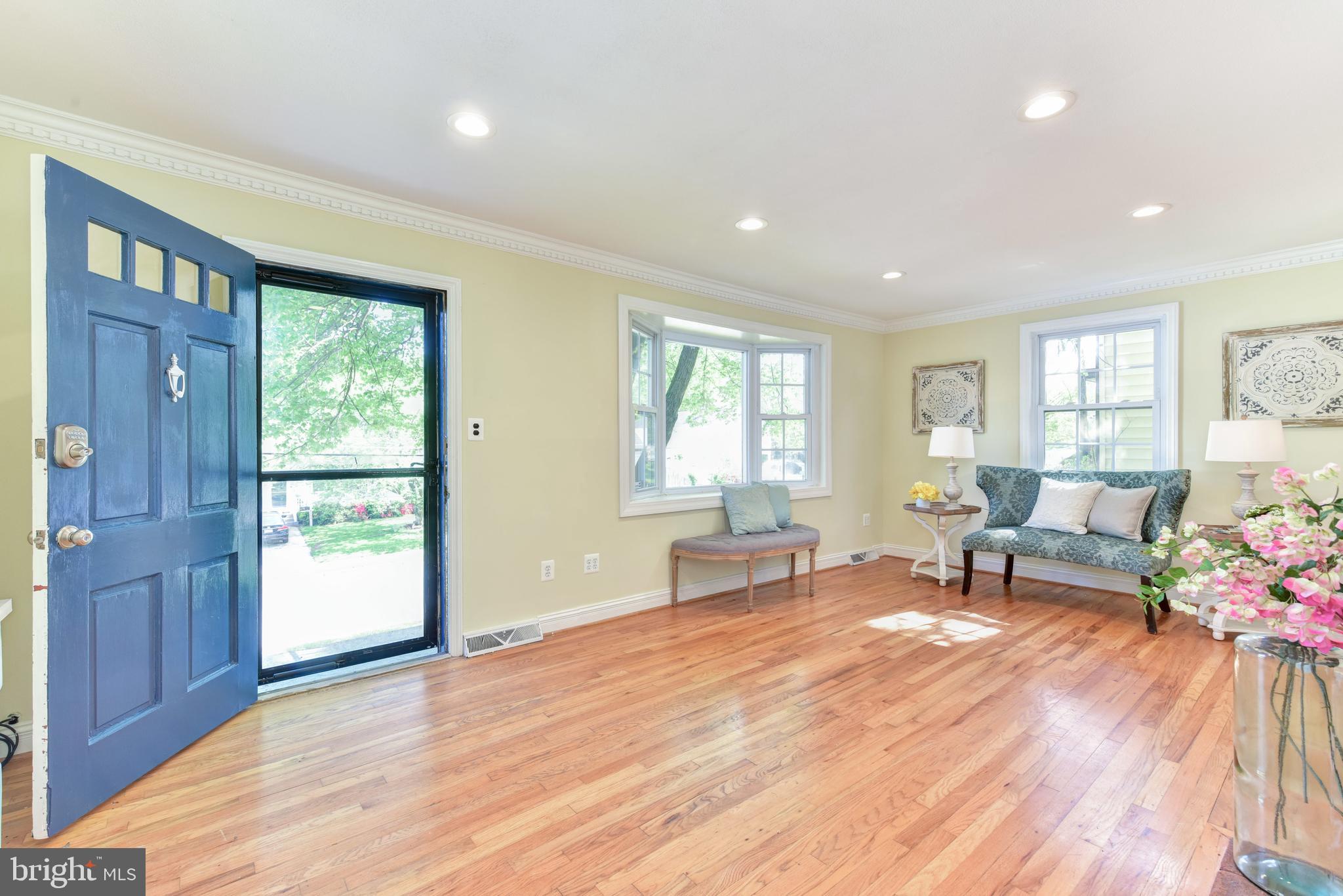 6710 Barrett Road Falls Church, VA 22042 - Photo 4 of 42 Gallery Image 4