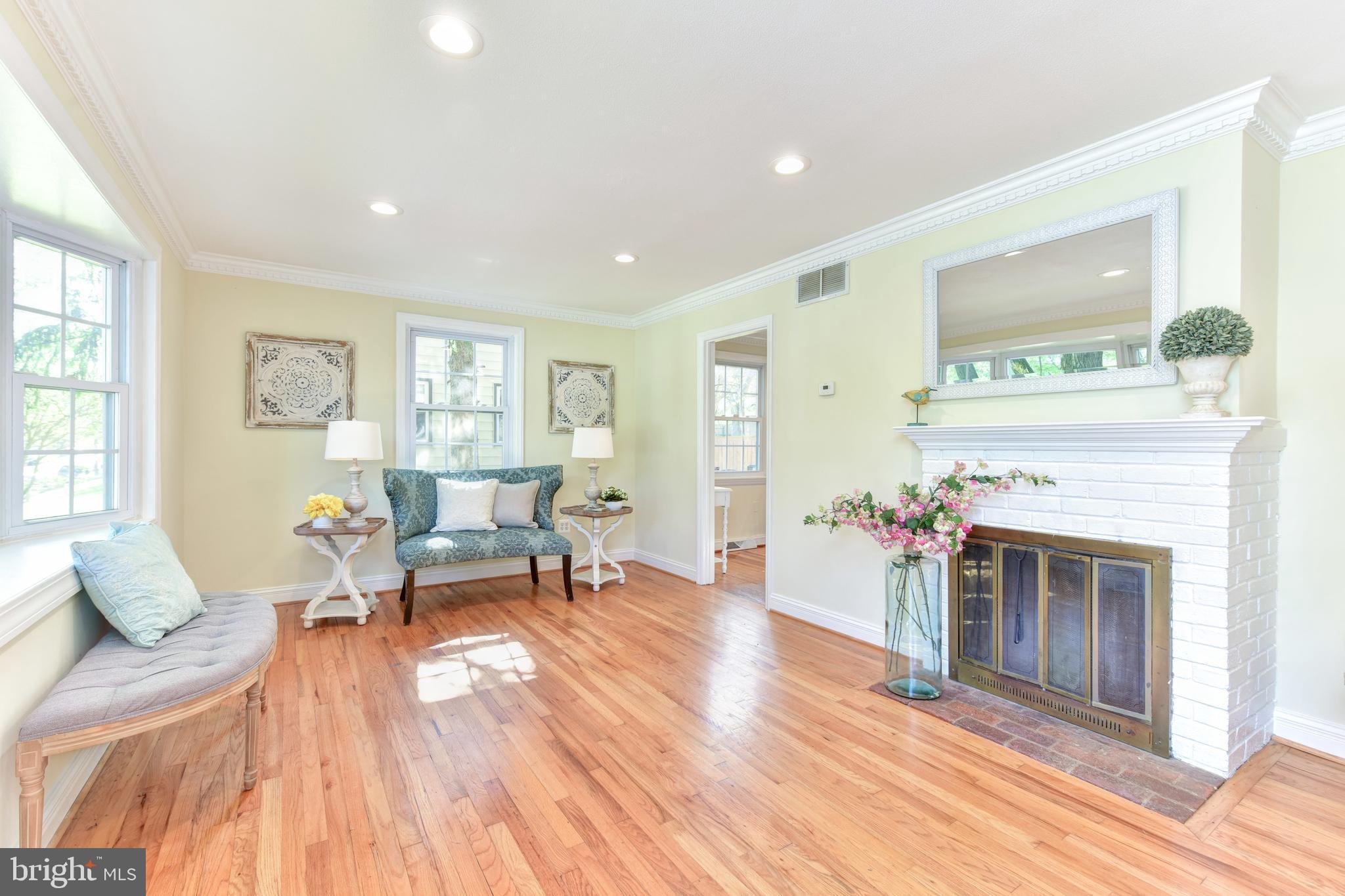 6710 Barrett Road Falls Church, VA 22042 - Photo 5 of 42 Gallery Image 5