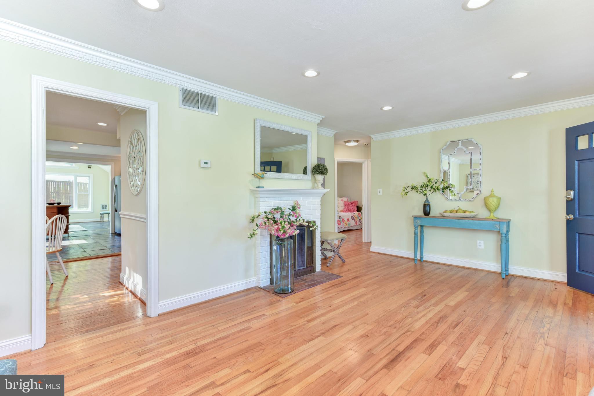 6710 Barrett Road Falls Church, VA 22042 - Photo 6 of 42 Gallery Image 6