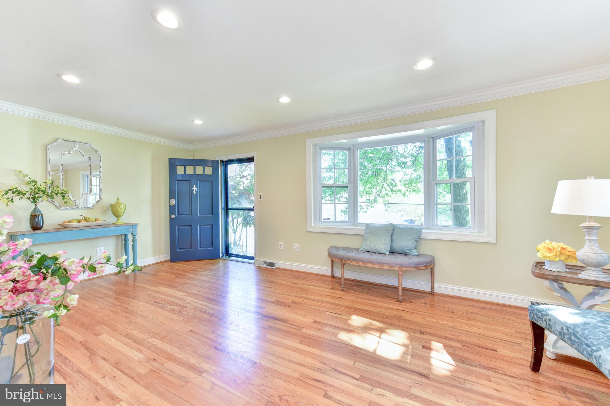 6710 Barrett Road Falls Church, VA 22042 - Photo 8 of 42 Gallery Image 8