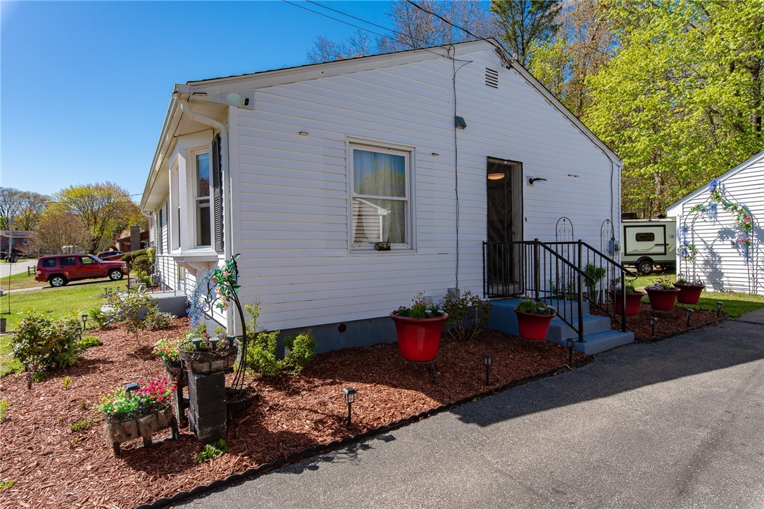 82 Patton Road Woonsocket, RI 02895 - Photo 27 of 49