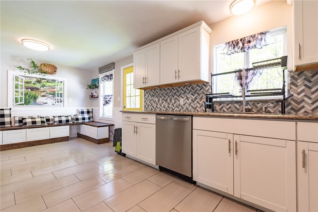 82 Patton Road Woonsocket, RI 02895 - Photo 3 of 49