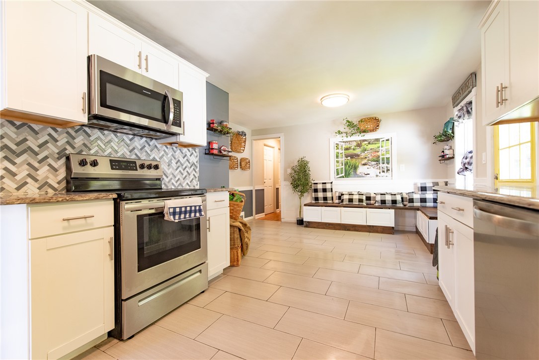 82 Patton Road Woonsocket, RI 02895 - Photo 4 of 49
