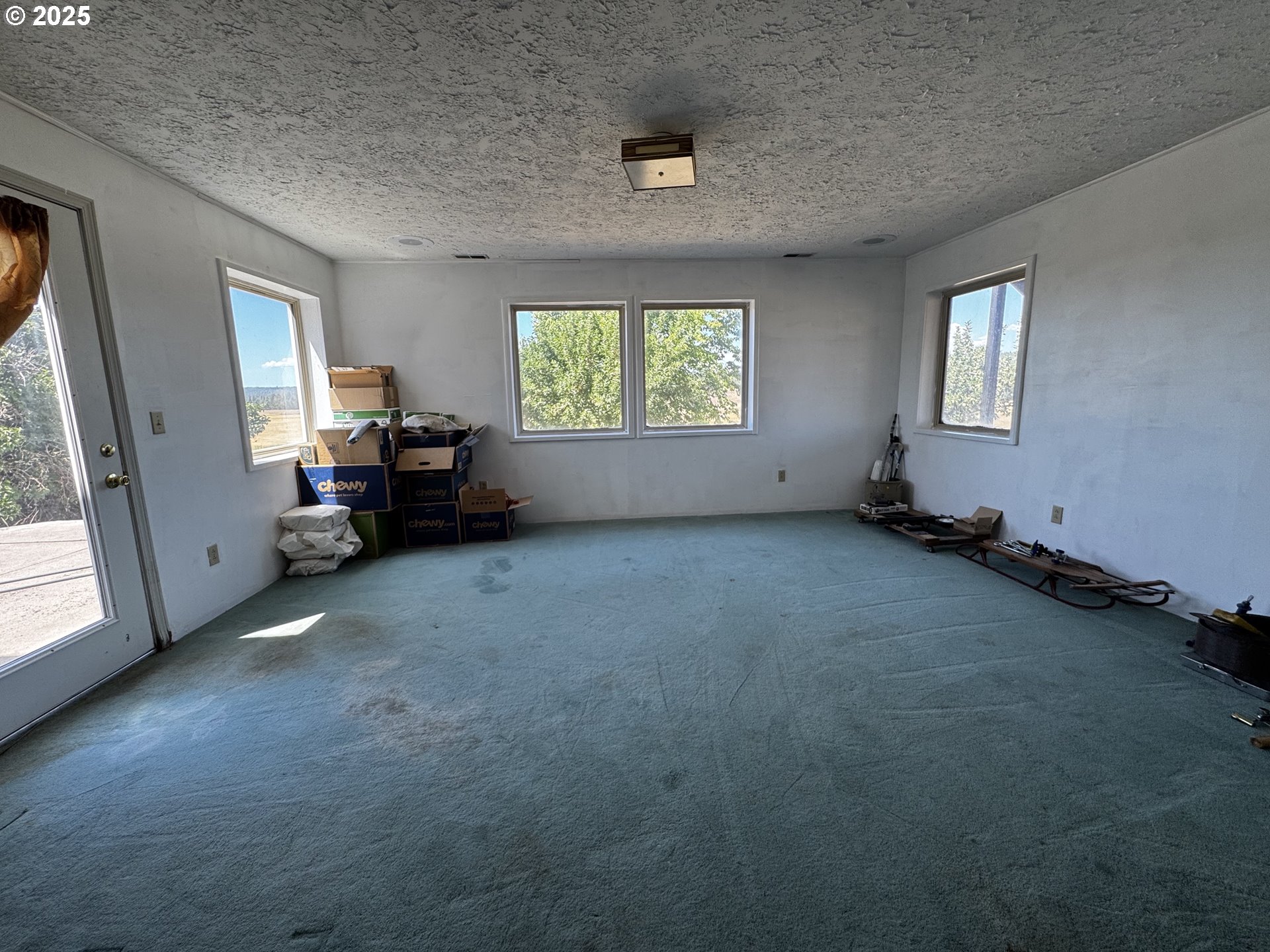 44 North Harris Road Goldendale, WA 98620 - Photo 26 of 36 a view of empty room with a window