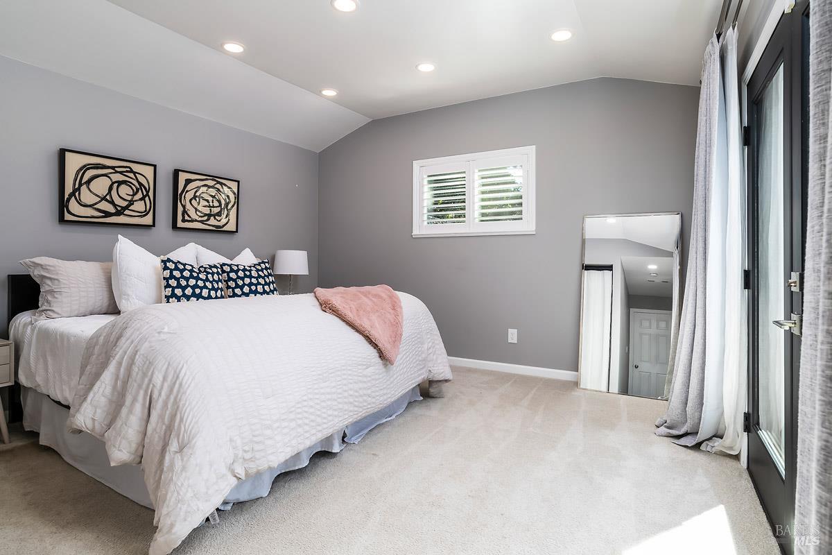 232 San Carlos Way Novato, CA 94945 - Photo 13 of 26