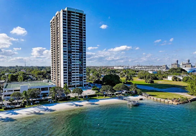 $518,500 | 5600 North Flagler Drive, Unit 1209, West Palm Beach, FL 33407