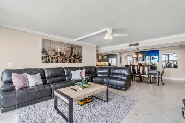 $518,500 | 5600 North Flagler Drive, Unit 1209, West Palm Beach, FL 33407