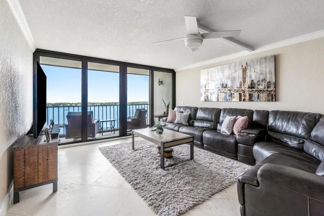 $518,500 | 5600 North Flagler Drive, Unit 1209, West Palm Beach, FL 33407
