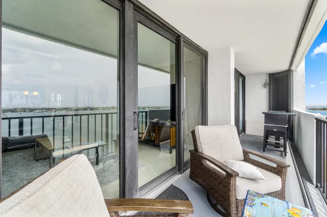 $518,500 | 5600 North Flagler Drive, Unit 1209, West Palm Beach, FL 33407