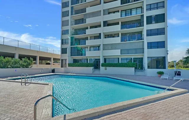 $518,500 | 5600 North Flagler Drive, Unit 1209, West Palm Beach, FL 33407