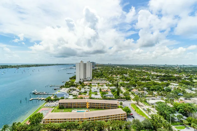 $518,500 | 5600 North Flagler Drive, Unit 1209, West Palm Beach, FL 33407
