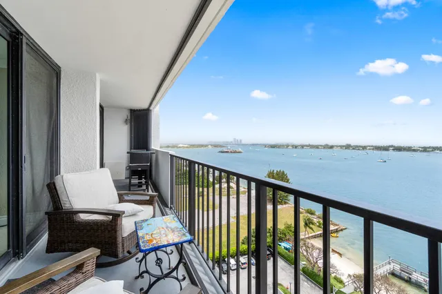 $518,500 | 5600 North Flagler Drive, Unit 1209, West Palm Beach, FL 33407