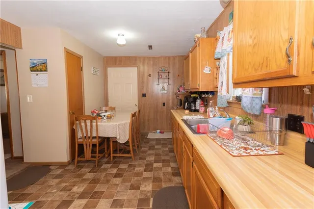 $90,000 | 729 West 3rd Street, Cherryvale, KS 67335