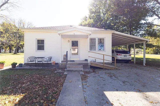 $90,000 | 729 West 3rd Street, Cherryvale, KS 67335