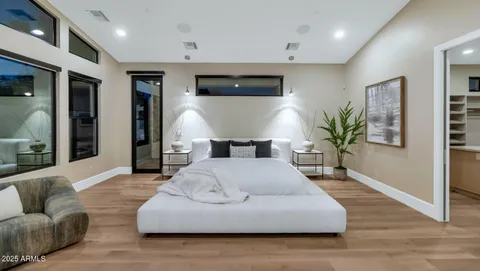 $5,695,000 | 6340 East Sage Drive, Paradise Valley, AZ 85253