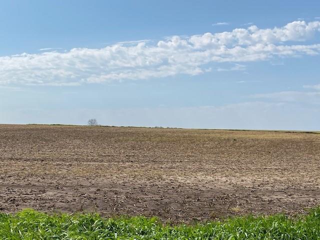200 N Cr Sidell, IL 61876 - Photo 1 of 1 a view of an ocean