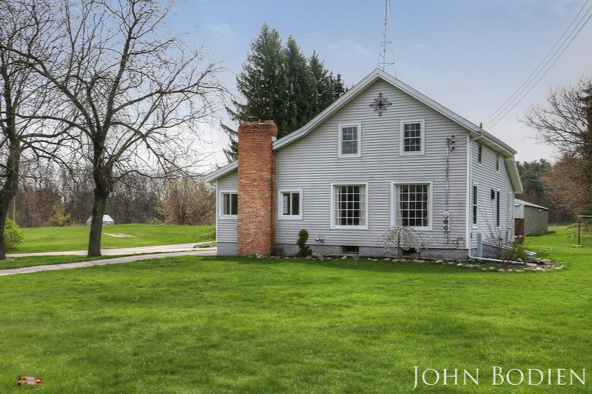 11075 West Snows Lake Road Greenville, MI 48838 - Photo 2 of 29 IMG_4352