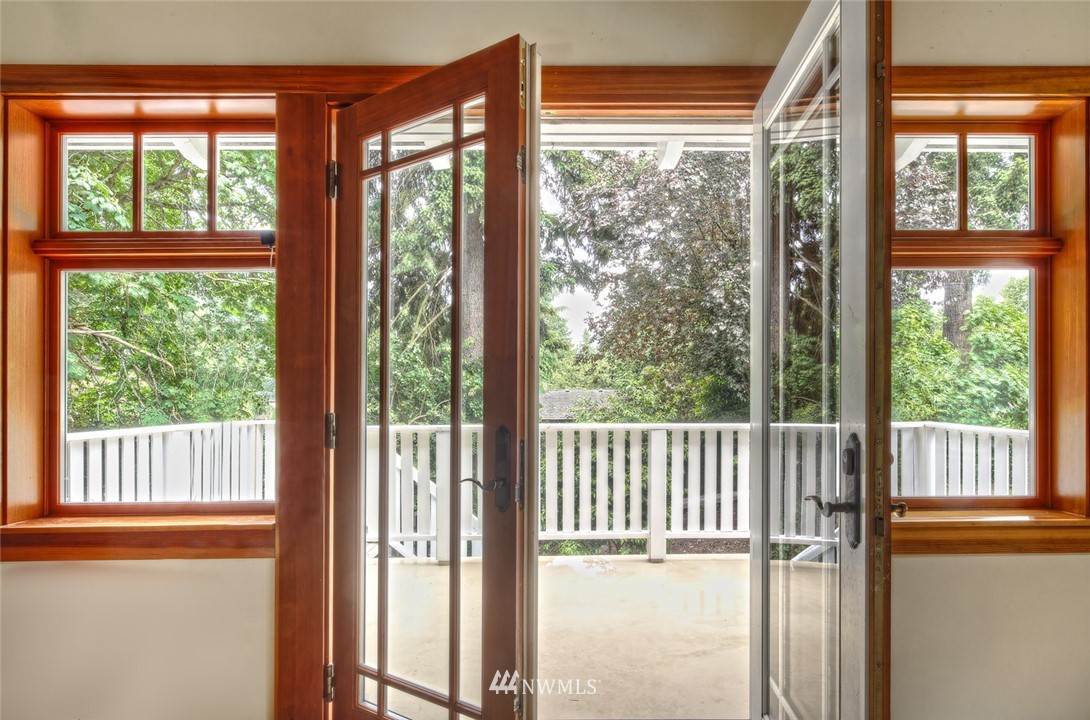 2230 Evergreen Point Road Medina, WA 98039 - Photo 8 of 23