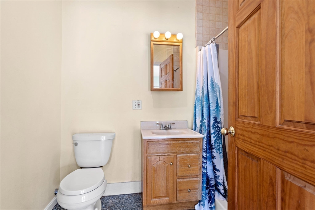 3 Brown Road Townsend, MA 01469 - Photo 26 of 41 a bathroom with a toilet sink and tub