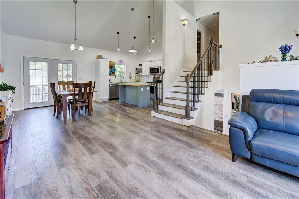 5716 Creek View Drive Parkville, MO 64152 - Photo 11 of 41