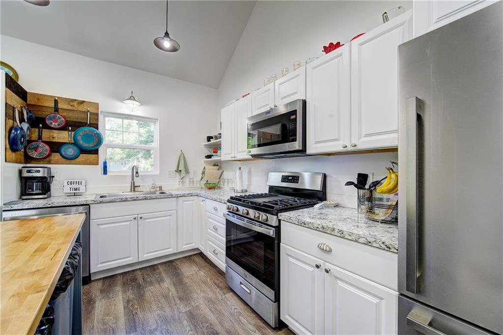 5716 Creek View Drive Parkville, MO 64152 - Photo 15 of 41