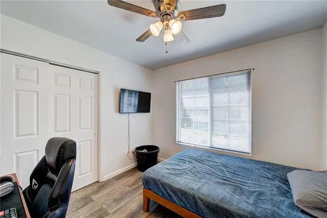 $370,000 | 5716 Creek View Drive, Parkville, MO 64152