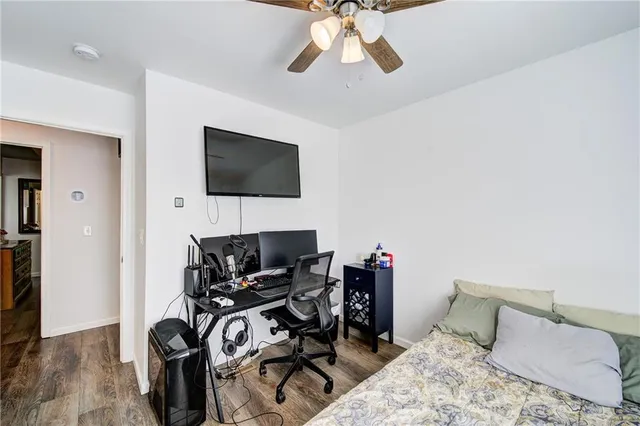 $370,000 | 5716 Creek View Drive, Parkville, MO 64152