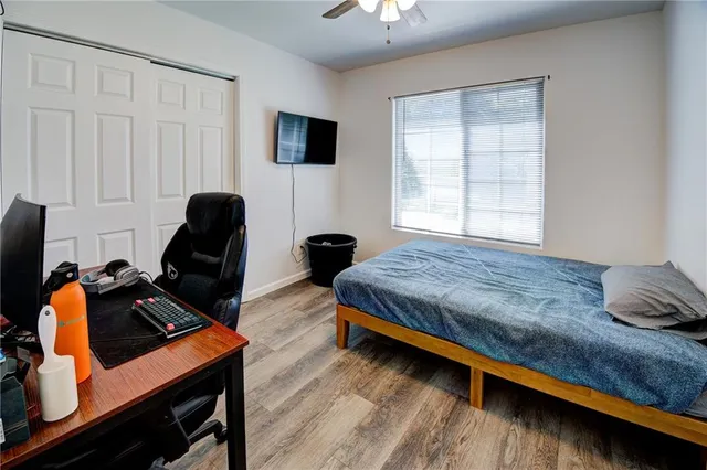 $370,000 | 5716 Creek View Drive, Parkville, MO 64152