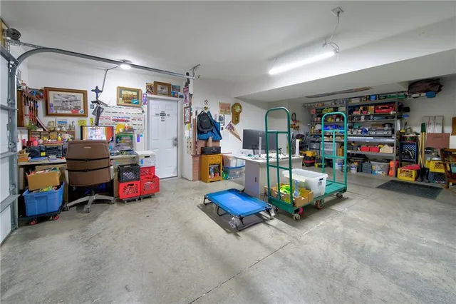 $370,000 | 5716 Creek View Drive, Parkville, MO 64152