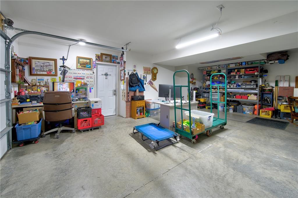 5716 Creek View Drive Parkville, MO 64152 - Photo 32 of 41