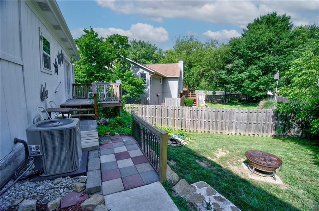 5716 Creek View Drive Parkville, MO 64152 - Photo 37 of 41