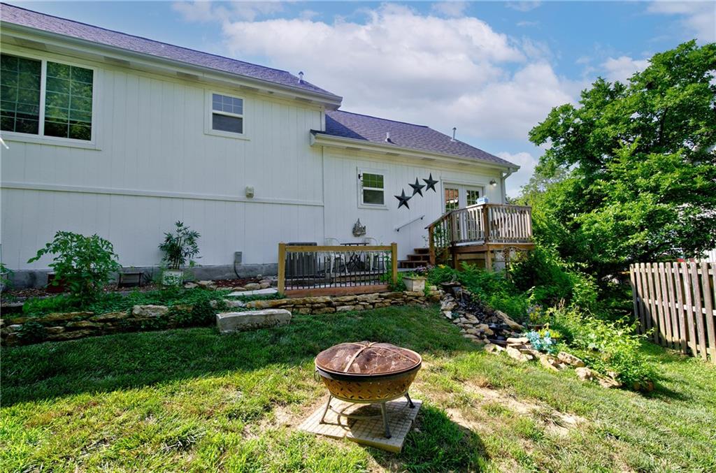 5716 Creek View Drive Parkville, MO 64152 - Photo 8 of 41