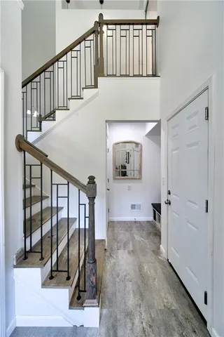 $370,000 | 5716 Creek View Drive, Parkville, MO 64152