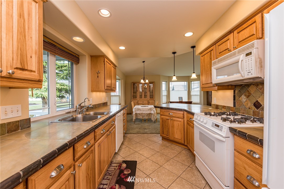 882 North Minstrel Road Sequim, WA 98382 - Photo 8 of 39 Gallery Image 8