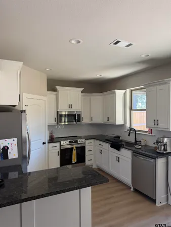 $2,595 | 11201 County Road 166, Tyler, TX 75703