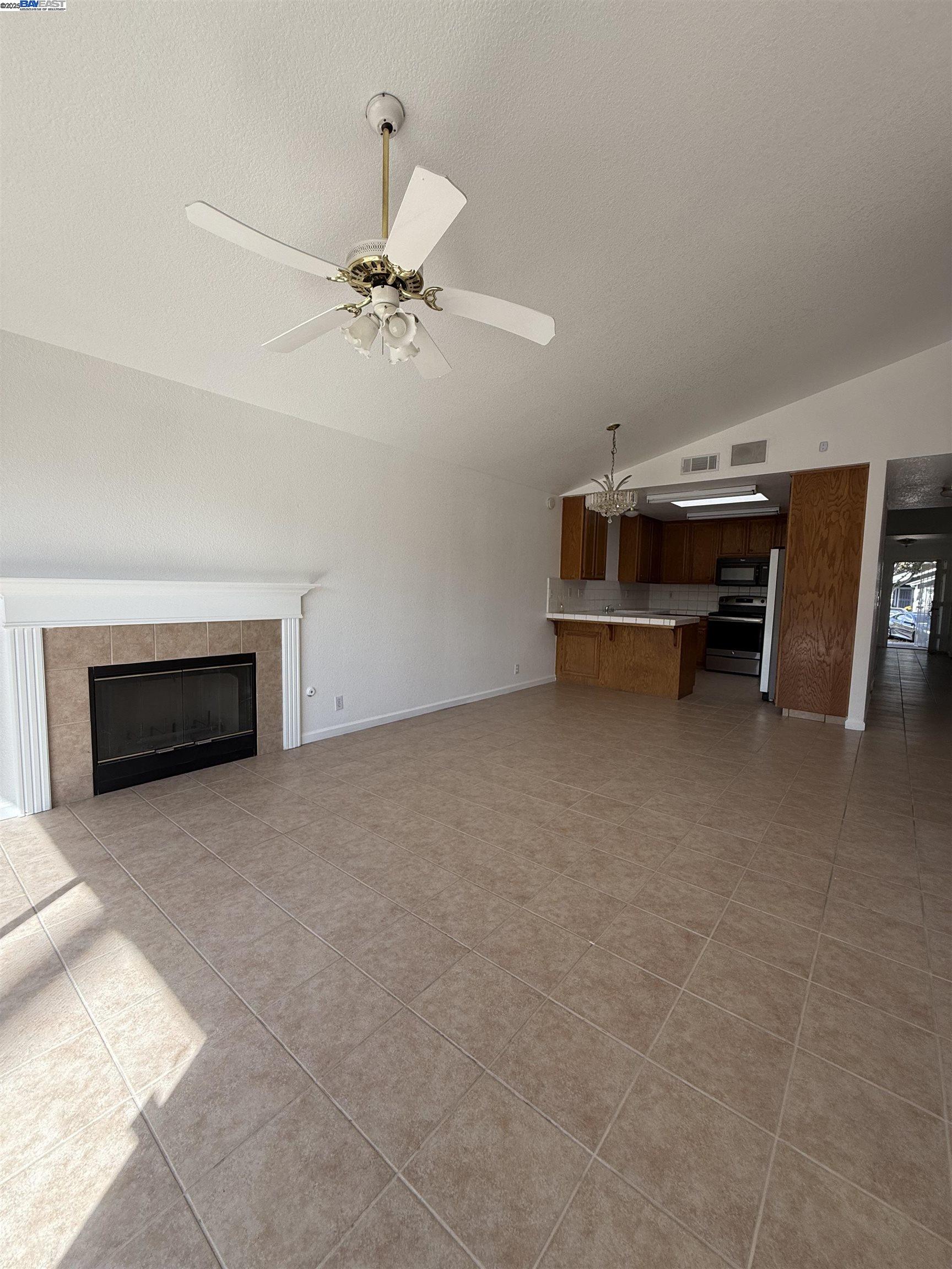 2932 Alcott Court Modesto, CA 95355 - Photo 2 of 17