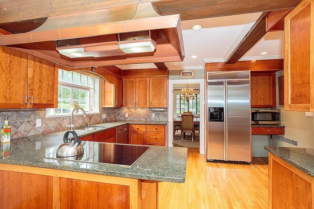 41 Goodnough Road Brookline, MA 02467 - Photo 7 of 36
