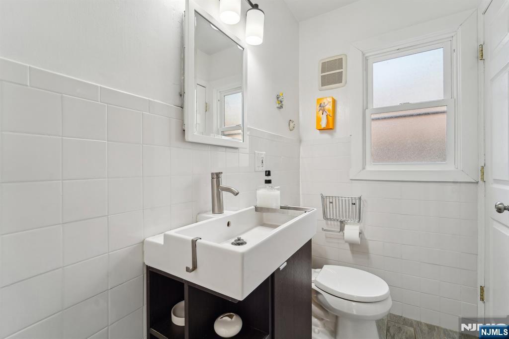 120 Gordon Avenue Tenafly, NJ 07670 - Photo 12 of 46