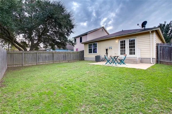 $1,950 | 7107 Alegre Pass, Austin, TX 78744