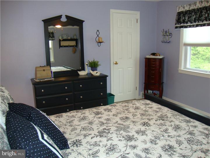 549 Scenic Road Springfield, PA 19064 - Photo 17 of 20 Bedroom - Main
