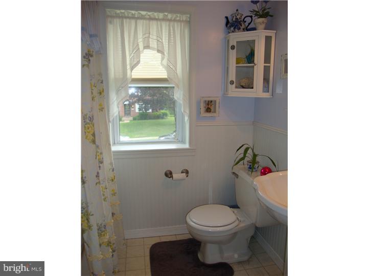 549 Scenic Road Springfield, PA 19064 - Photo 20 of 20 Bathroom