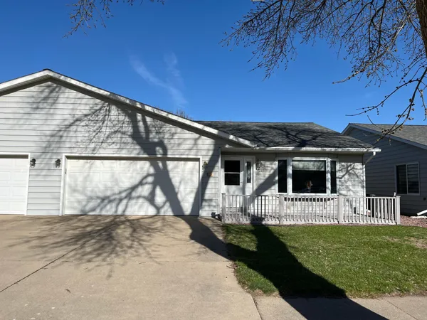 $209,000 | 1225 6th Avenue, Windom, MN 56101