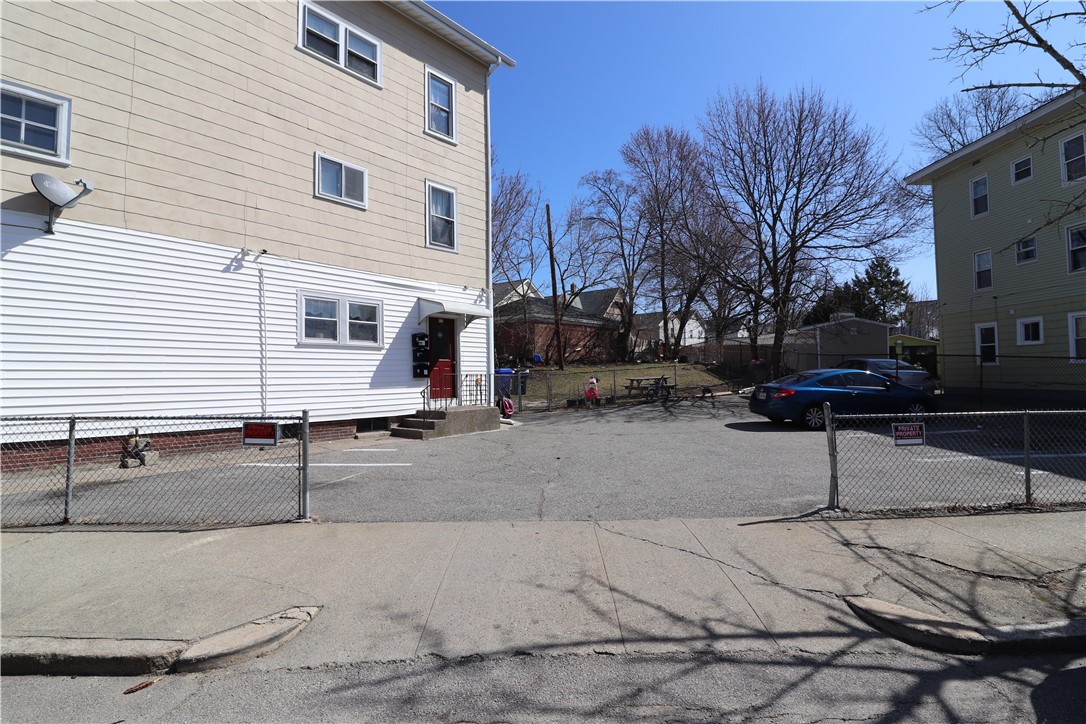 111 Knowles Street Pawtucket, RI 02860 - Photo 4 of 40 Gallery Image 4