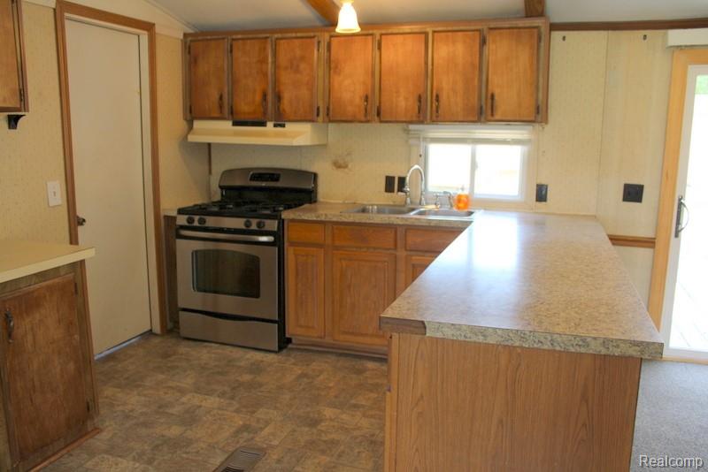 23206 Sibley Road Riverview, MI 48193 - Photo 20 of 32