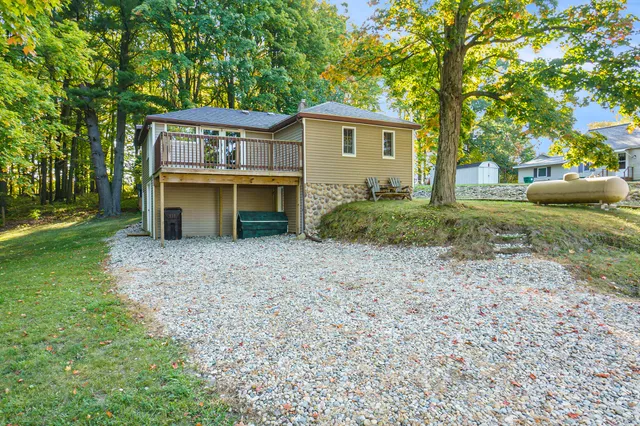 $225,000 | 14166 Hicks Lake Drive, Evart, MI 49631