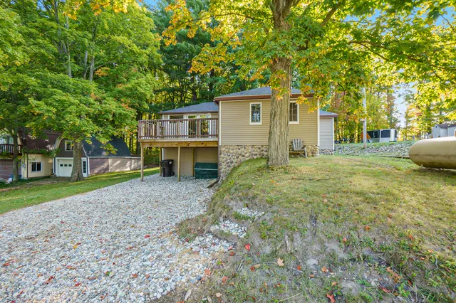 $225,000 | 14166 Hicks Lake Drive, Evart, MI 49631