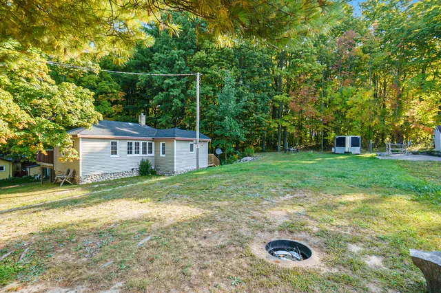 $225,000 | 14166 Hicks Lake Drive, Evart, MI 49631