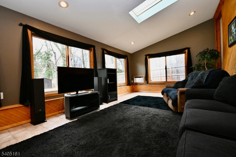 137 Byrne Street Hackensack, NJ 07601 - Photo 11 of 31