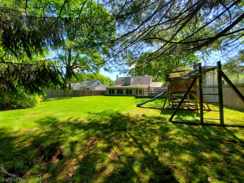 137 Byrne Street Hackensack, NJ 07601 - Photo 27 of 31