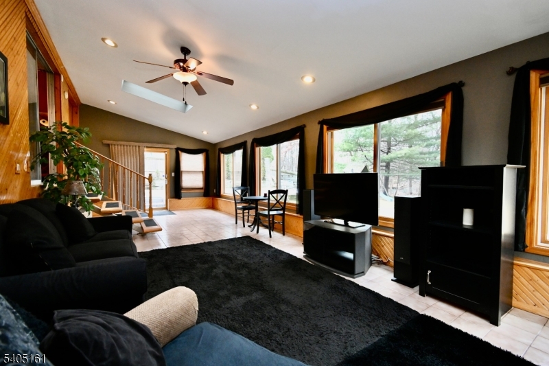 137 Byrne Street Hackensack, NJ 07601 - Photo 10 of 31